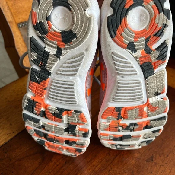 Under Armour Youth boys Assert Athletic Shoes - Picture 5 of 6